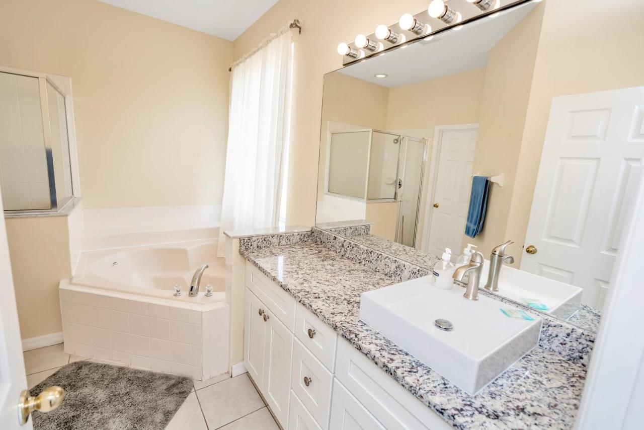 קיסימי Disney Dream With Hot Tub, Pool, Xbox, Games Room, Lakeview, 10 Min To Disney, Clubhouse מראה חיצוני תמונה